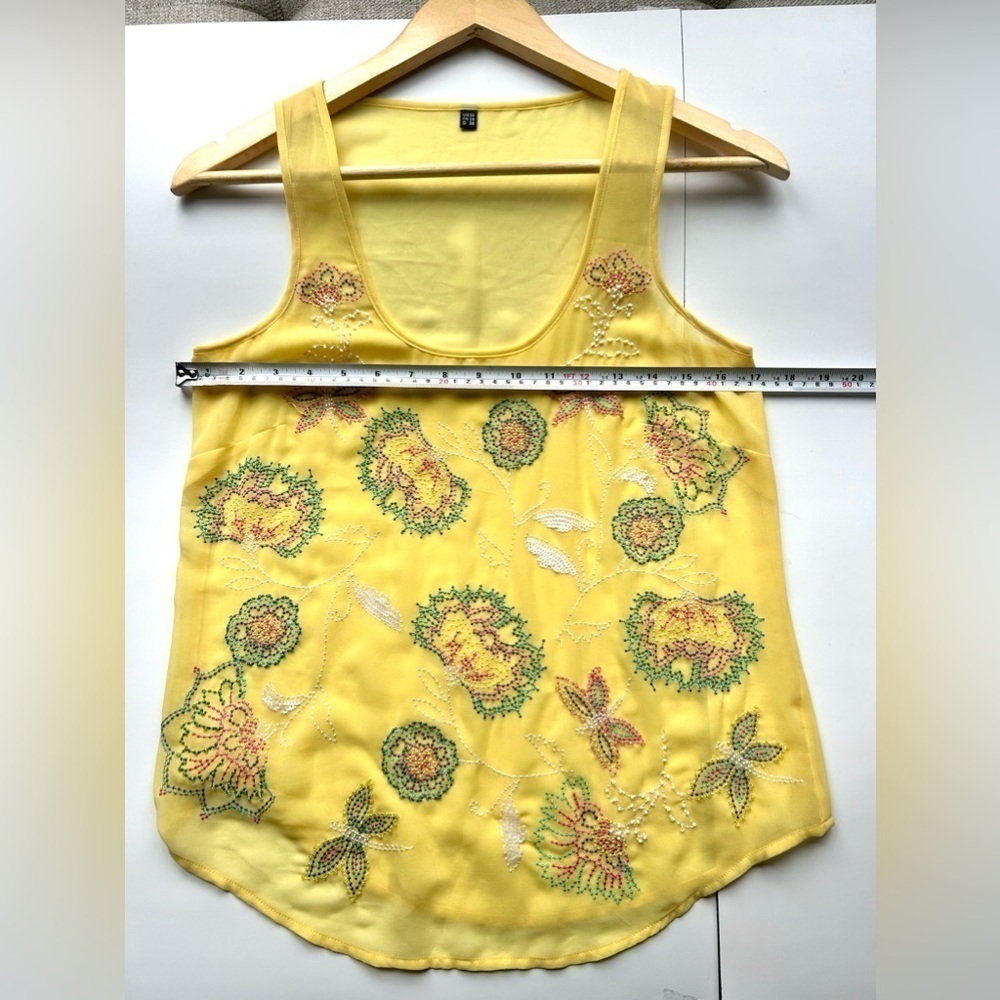 Yellow summer tank top camisole with beads pattern floral print - Picture 5 of 6